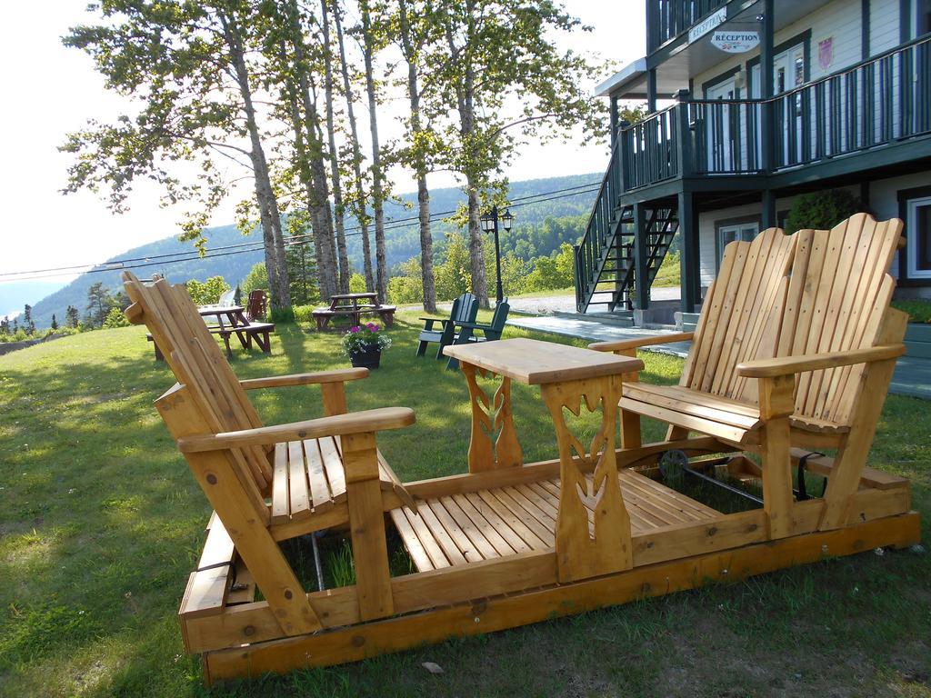 Hotel Sous La Croix 152725 Tadoussac Buitenkant foto