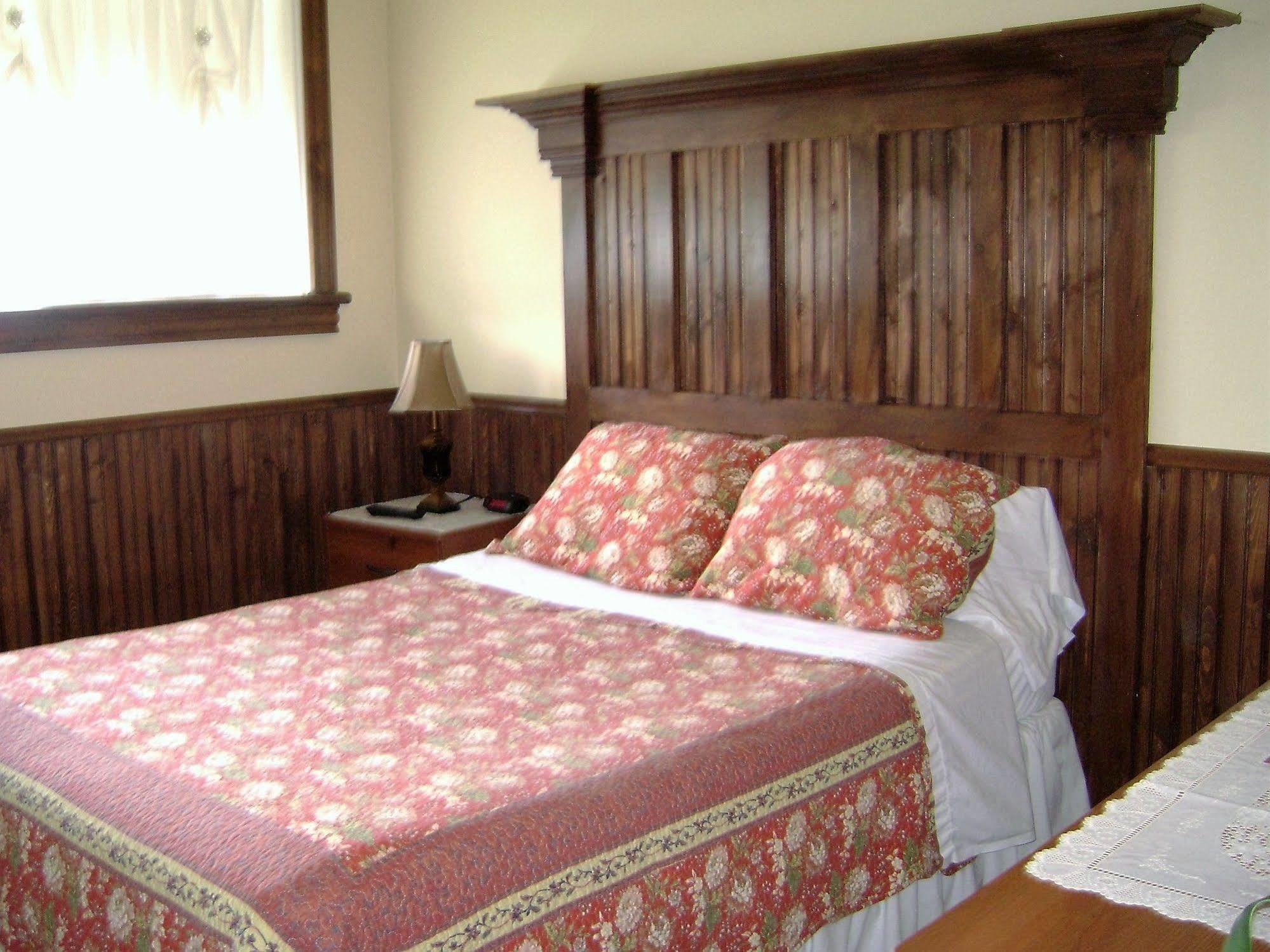 Hotel Sous La Croix 152725 Tadoussac Buitenkant foto