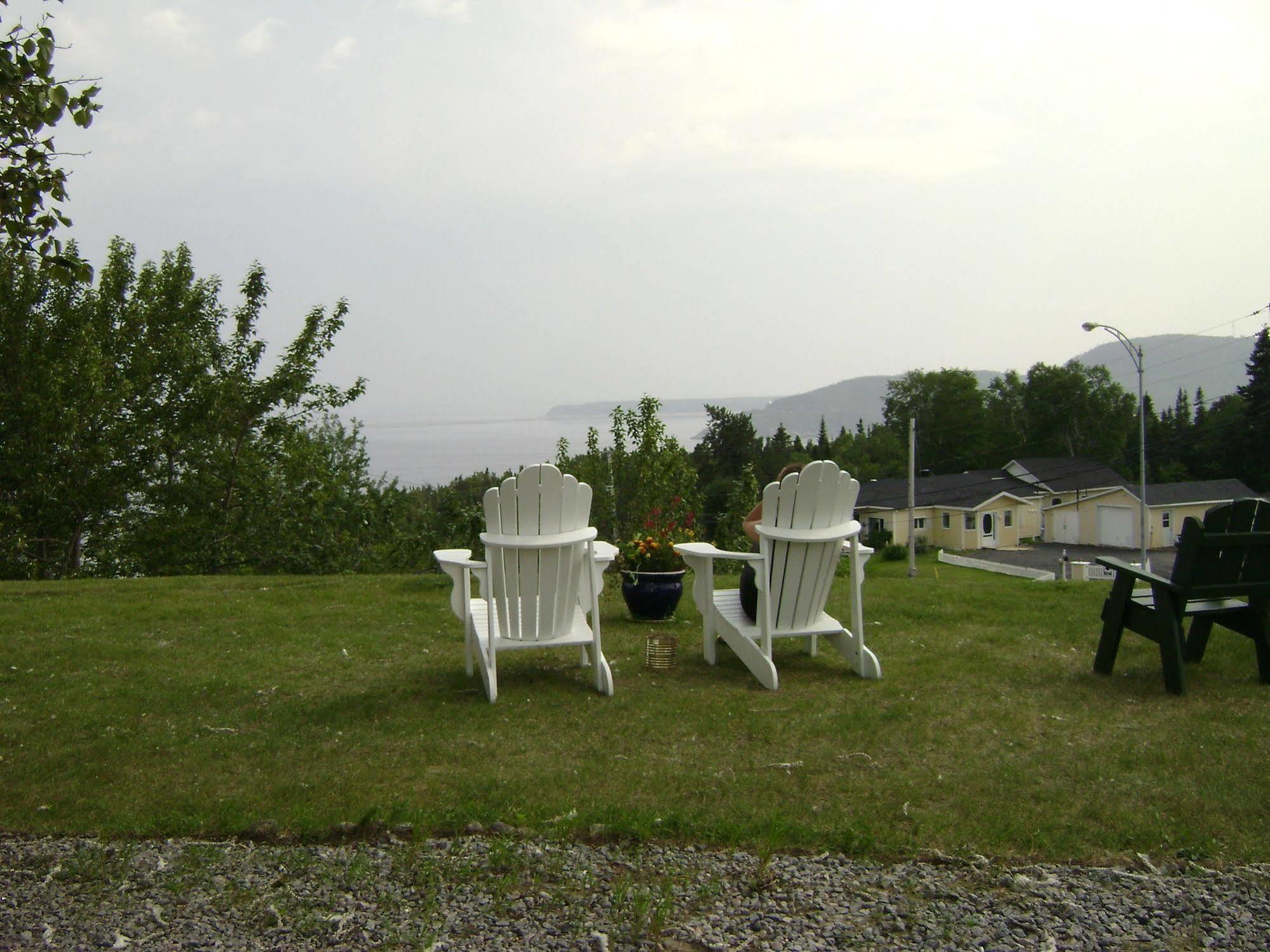 Hotel Sous La Croix 152725 Tadoussac Buitenkant foto