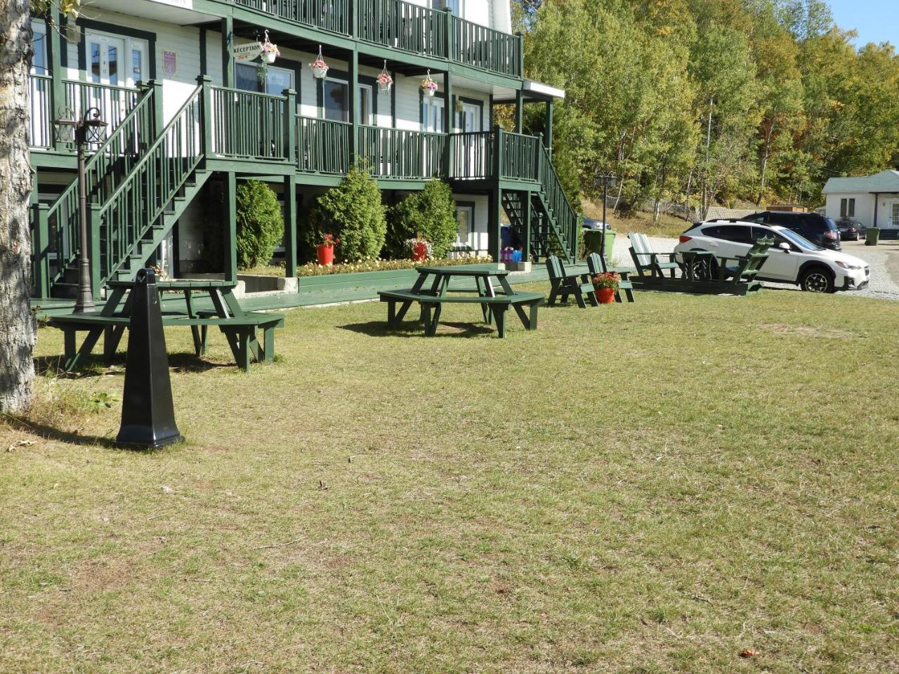 Hotel Sous La Croix 152725 Tadoussac Buitenkant foto